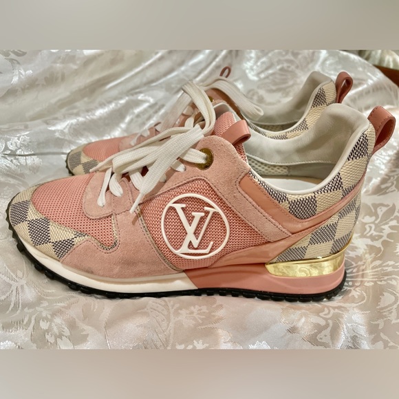 Louis Vuitton Damier Azur Run Away Sneaker in Pink. - Picture 1 of 4